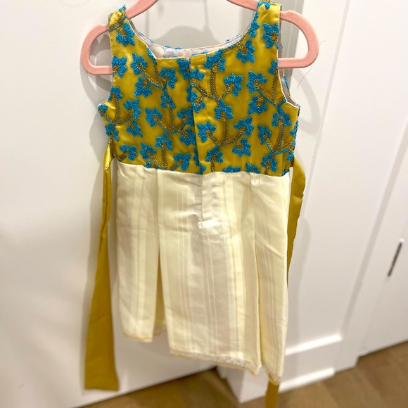 Authentic Indian hand embroidery dress for 1-2 year old kids - Picture 1 of 3